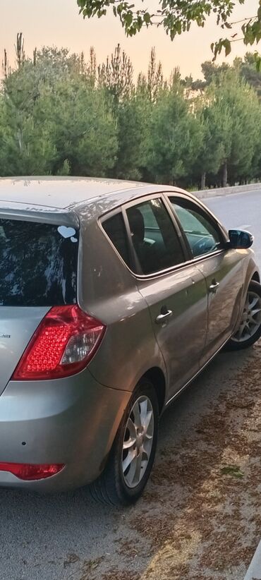 Kia: Kia Ceed: 1.6 l | 2010 il Hetçbek — 12