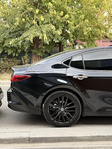 byd 06 ev: Toyota Camry: 2024 г., 2 л, Вариатор, Гибрид, Седан — 7