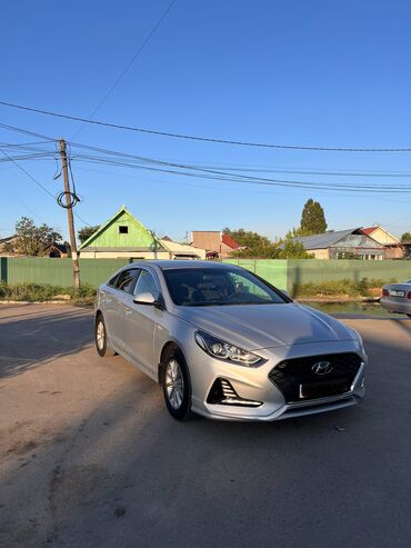 автомобиль для продажи: Hyundai Sonata: 2019 г., 2 л, Автоматические, Газ, Седан