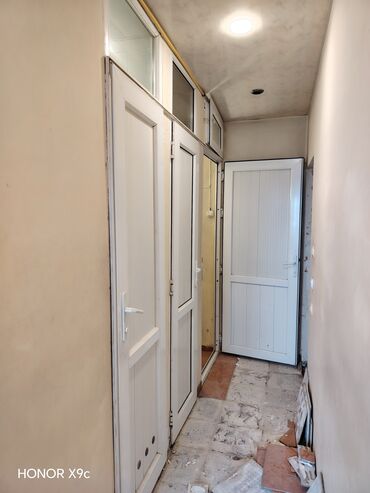 Plastik qapılar: PVC qapı və üst transom pəncərə dəsti - Material: ağ rəngli — 9