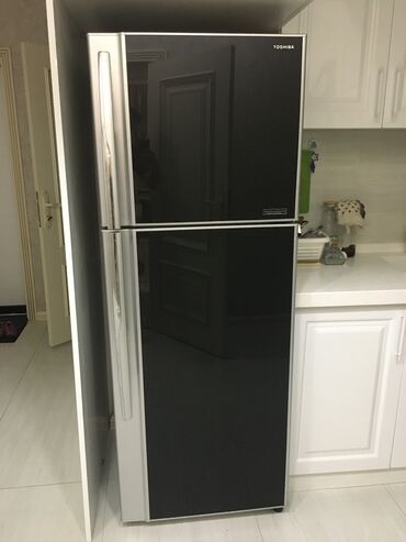 продаю холодильник бу: Б/у Холодильник Toshiba, No frost, Двухкамерный, цвет - Черный