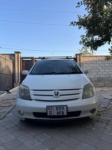 истеп машина: Toyota ist: 2004 г., 1.3 л, Автомат, Бензин, Хэтчбэк