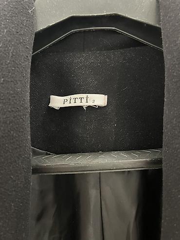 Пальто: По фото первое по 2000 т остальные все по 1000 Женские пальто — 6