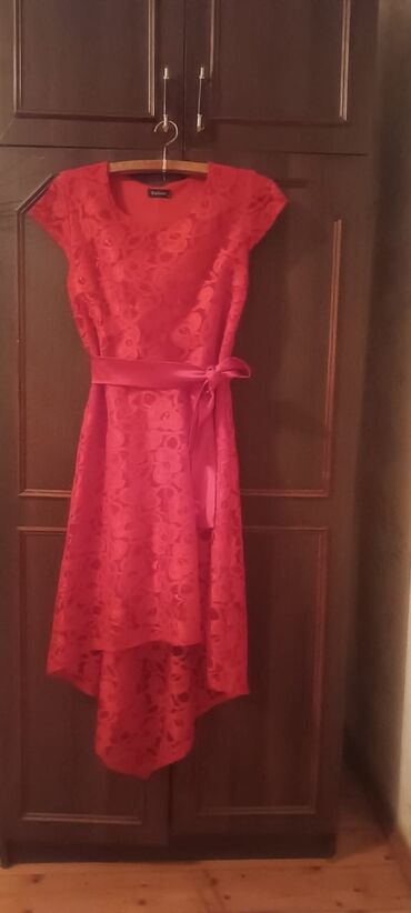 Çimərlik geyimləri: Qırmızı rəngdə zərif ziyafət/libas paltarı - Brend: Estella (etiketdə