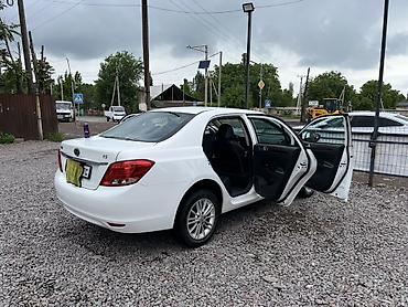 BYD: BYD E5: 2019 г., Электромобиль, Седан — 5