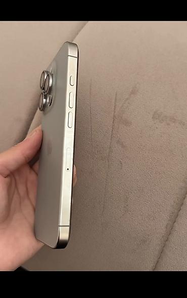 Apple iPhone: IPhone 16 Pro, Б/у, 128 ГБ, Natural Titanium, Зарядное устройство, Защитное стекло, Чехол, 88 % — 8