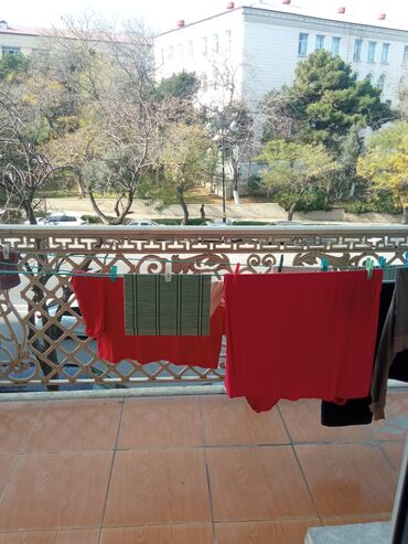 Köhnə tikili: Bakı, 4 otaqlı, Köhnə tikili, 100 kv. m — 2