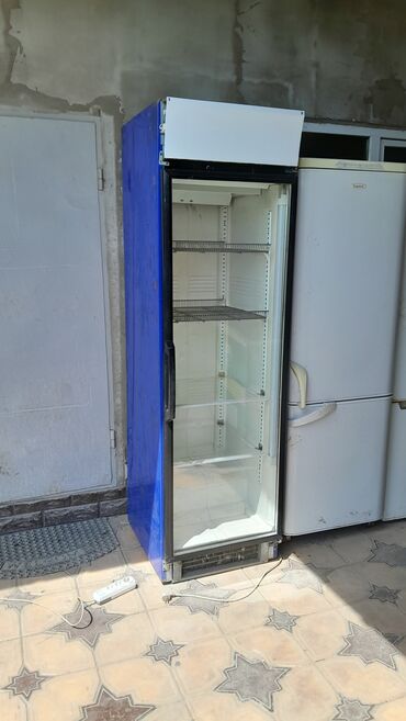 продам холодильную витрину: Продаю витринный холодильник работает отлично в хорошем состоянии