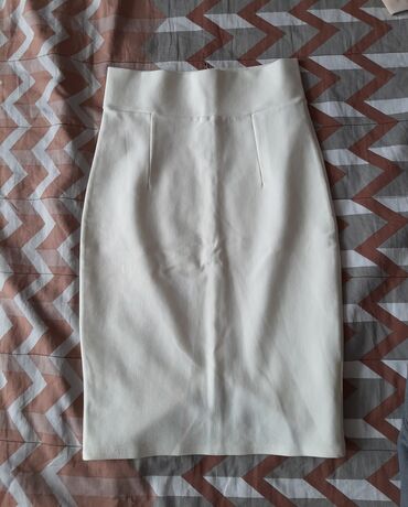 юбку продаю: XS (EU 34), S (EU 36), цвет - Белый