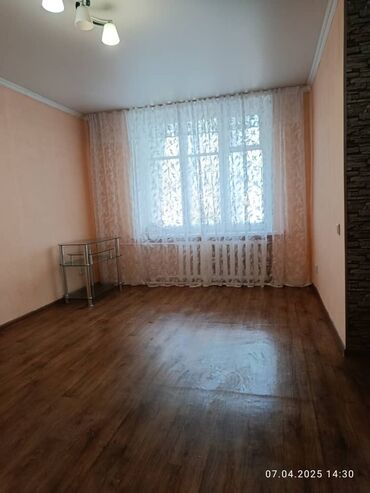 дом в колмо: 30 кв. м, 1 бөлмө, Брондолгон эшиктер, Евроремонт