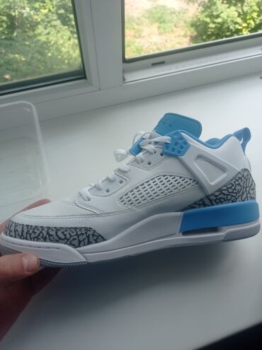 купить зимние кроссовки в бишкеке: Мужские кроссовки, 43, Air Jordan, Новый, цвет - Белый, Бесплатная доставка