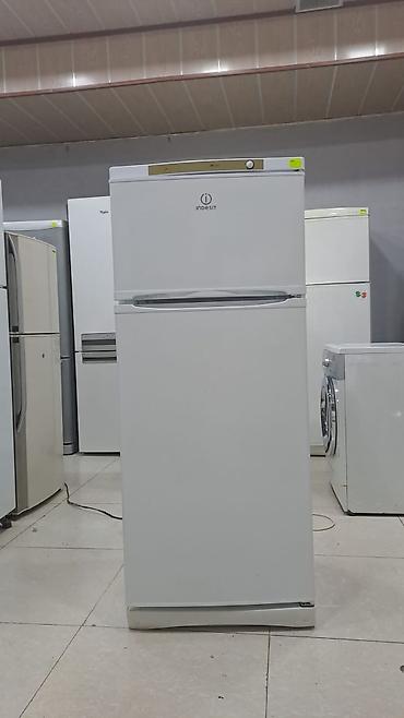 təzə soyuducular: Indesit iki kameralı soyuducu - Üst hissədə dondurucu bölmə, əl — 2