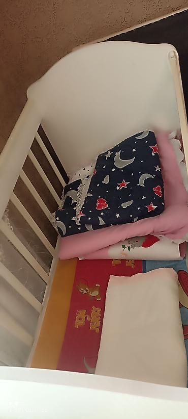 carpayi satiram: Qız üçün, İşlənmiş, Dördbucaq, Beşik, Dəst ilə, Matras ilə, Yellənmə mexanizmsiz — 1