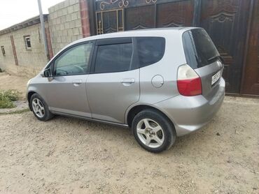 шына 235 65 16 с: Honda Fit: 2005 г., 1.3 л, Вариатор, Бензин