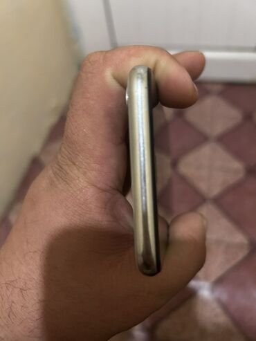 Apple iPhone: IPhone X, Qara, Face ID — 4