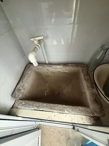 tulpan gulu: Yerevandan getirilen qara su suzen,suyu filtr eden daş — 4