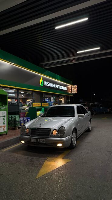 мерседес е клас 211: Mercedes-Benz E-Class: 1995 г., 3.2 л, Автомат, Бензин, Седан