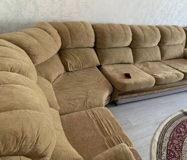 мягкий диван: Угловой диван, цвет - Бежевый, Б/у