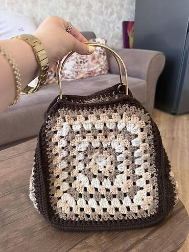Çantalar: Əl işı toxunma çanta - Dizayn: Qəfəsvari “granny square” naxışlı — 1