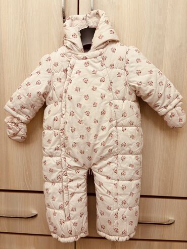geyımler: Qız uşağı üçün kombinizon.Mothercare den alınıb ama geyinilmeyib