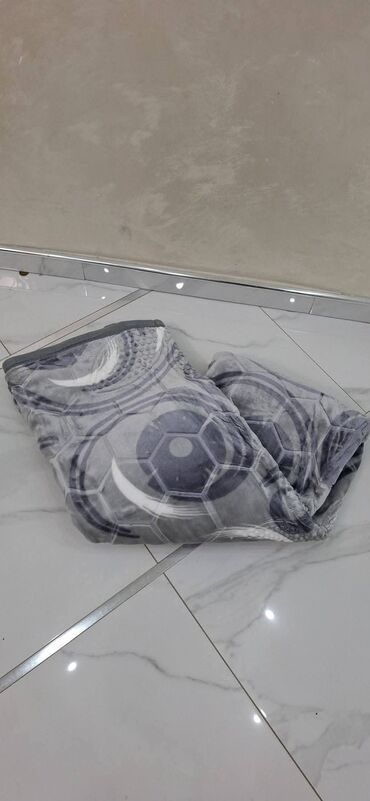 Ostali tekstil: Ćebe za jednu osobu 150x200 2400din — 3