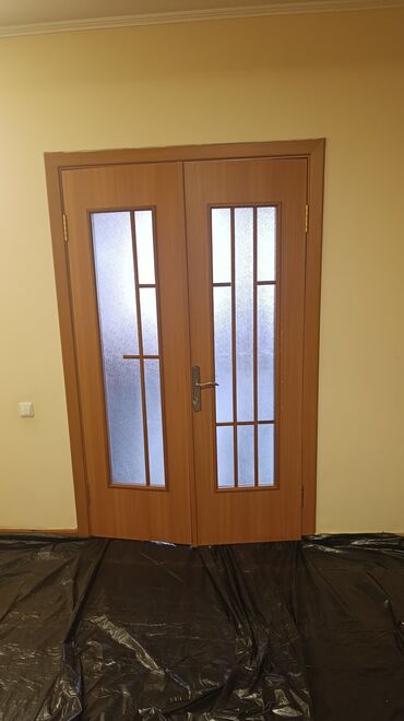 шкаф массив дерева: Межкомнатная дверь со стеклом, Дерево, Двустворчатая, цвет - Коричневый