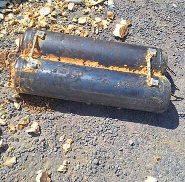 шины отдам даром: Бак, баллон. не толстостенный. ( между ними просто остаток пены) Цена