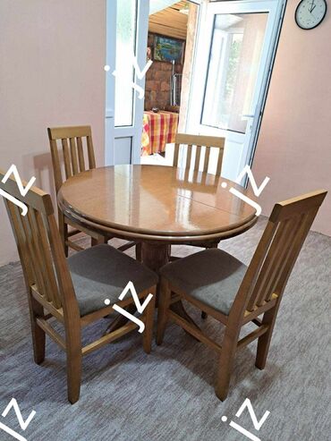 stolovi: Baluster krug 
Boja hrast
Cena: 150 e
Stolice tarabice 
Cena: 32 e