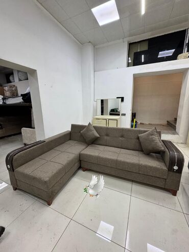 Mebel: Künc divan, Yeni