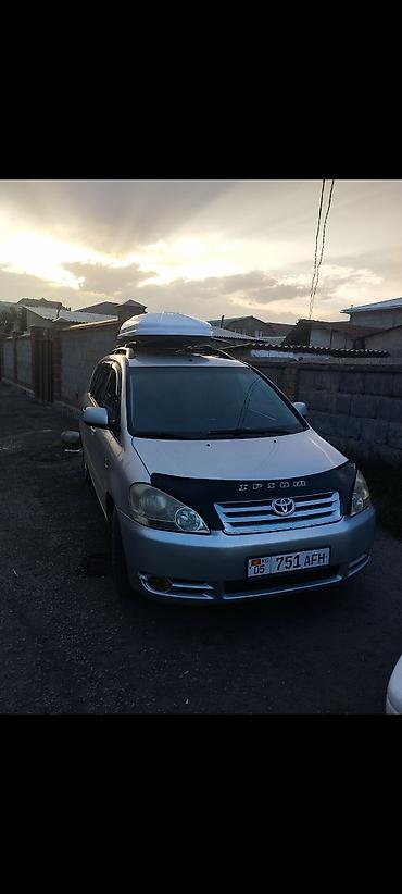 Toyota Avensis Verso: 2002 г., 2 л, Механика, Бензин, Универсал at lalafo.kg Toyota Avensis Verso: 2002 г., 2 л, Механика, Бензин, Универсал