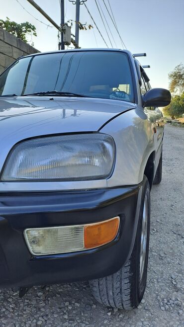 Toyota: Toyota RAV4: 2 l | 1997 il Ofrouder/SUV — 10