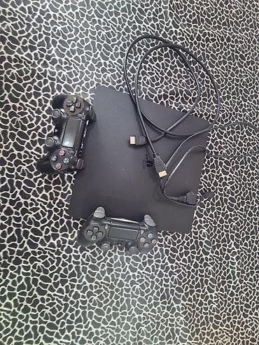 PlayStation 4 Slim konsolu dəsti Xüsusiyyətlər: - Model: PS4 Slim