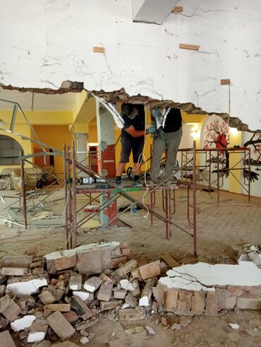 Демонтажные работы: Разбор полов, Снятие потолков, Демонтаж крыш Больше 6 лет опыта — 3