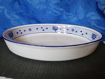 postamenti: Djuvecara,pekac Bavaria porcelan nov iz 70ih godina. Pekac radjen od — 9