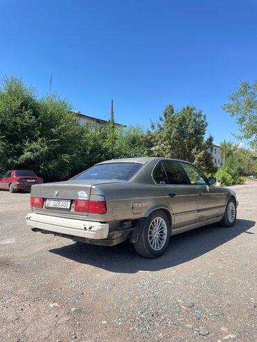 бишкек авто в рассрочку: BMW 5 series: 1990 г., 2.5 л, Механика, Бензин, Седан