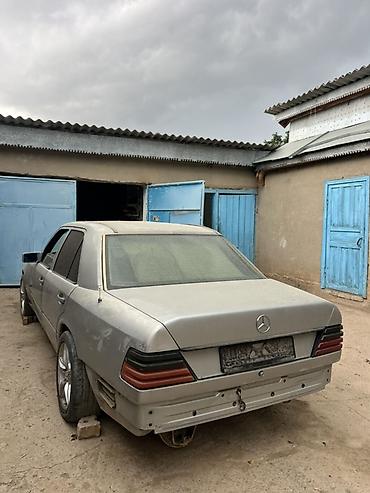молдинг 124: Mercedes-Benz W124: 1990 г., 2.6 л, Автомат, Седан — 7