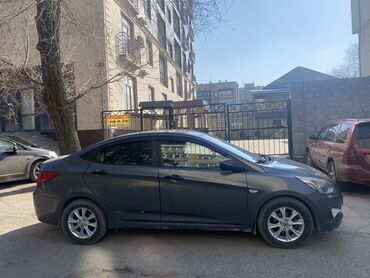 Hyundai: Hyundai Solaris: 2015 г., 1.6 л, Механика, Бензин, Седан