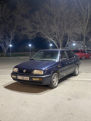 салон volkswagen: Volkswagen Vento: 1992 г., 1.8 л, Механика, Бензин, Седан