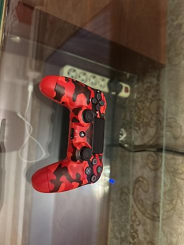 ревизия: PlayStation 4 Slim + геймпад DualShock 4 - Консоль PS4 Slim (линейка — 2