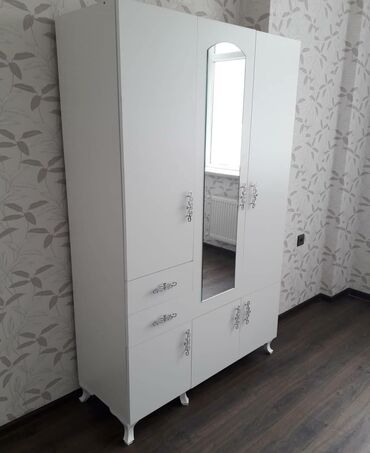 Dolablar: Yeni, Açılan, 3 qapılı Düz dolab, Dolab-asılqan — 18