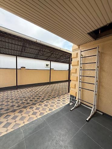 Продажа коттеджей и домов: 📍ж/м Ак-Ордо 🔘6-комнат 🔘100м² Продается пятикомнатный светлый — 28
