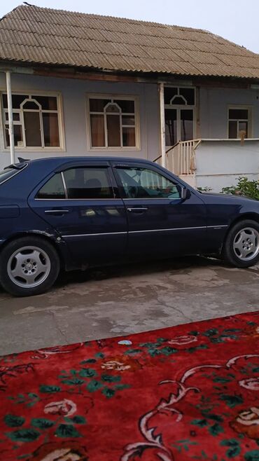 3 kameralı videoregistrator: Mercedes-Benz C 200: 2.2 l | 1995 il Sedan