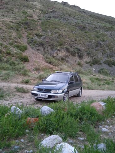 срочное продажа авто: Mitsubishi Space Wagon: 1998 г., 2 л, Механика, Бензин, Минивэн