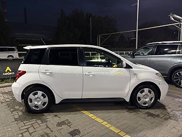 дешевые машина: Toyota Ist: 2003 г., 1.5 л, Автомат, Бензин, Хэтчбэк — 5