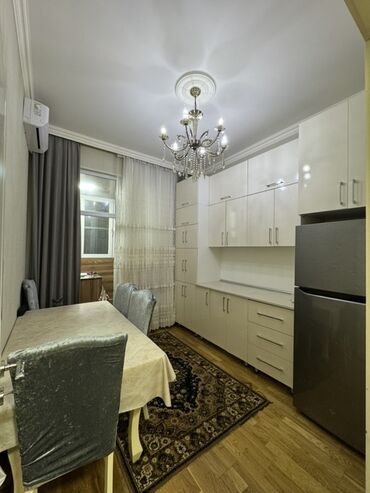 Uzunmüddətli kirayə mənzillər: Kiraye verilir: 1 otaqlı mənzil interyeri və mebel Desti Xirdalan — 8