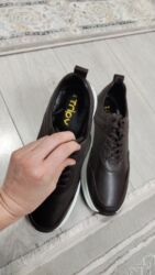 Кроссовки и спортивная обувь: Мужские кроссовки, 43, Новый, цвет - Черный, Платная доставка — 14