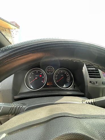 Vauxhall: Vauxhall Zafira: 1.9 l | 2005 il Van/Minivan — 10