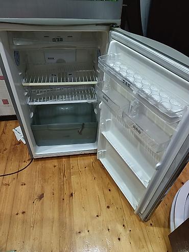 kolbasa soyuducu: Samsung iki qapılı soyuducu - Rəng: gümüş (inox görünümlü) - Üst — 3