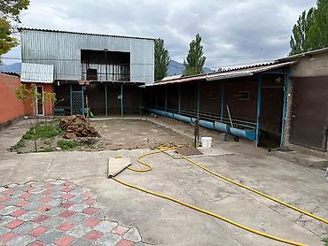 Продажа коттеджей и домов: 7 соток Продается дом со всеми условиями Есть горячая вода - — 19