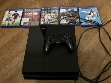 fat: PS4 fat modeli 500gb 
Bir pult,5 dene oyun ve butun kabeller verilir